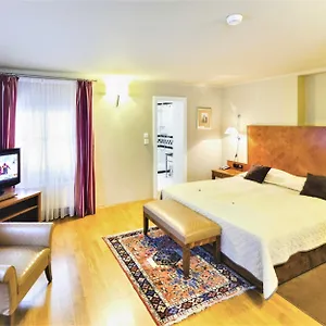 https://the-golden-wheel.praguehotelsweb.com